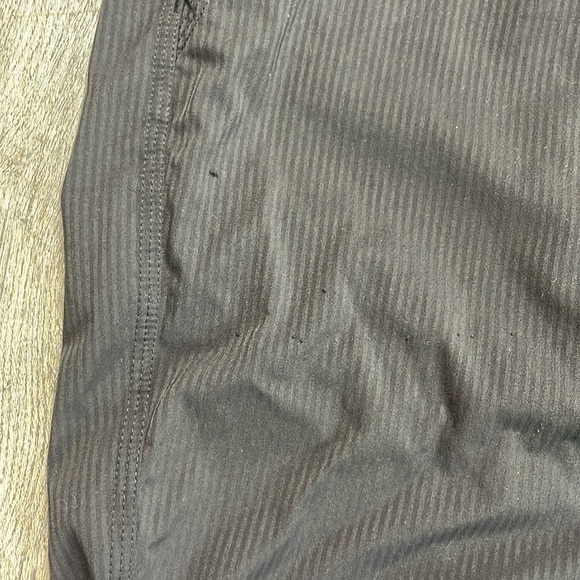 Lululemon athletica Women’s Black Studio Crop II, size 2 - Picture 8 of 13